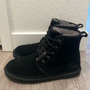 UGG Men’s Neumel High Chukka Boot Size 10 Great Condition